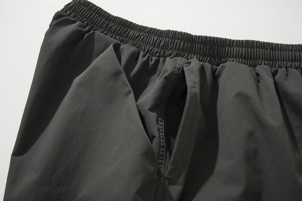 JIRI SHORTS / BLACK
