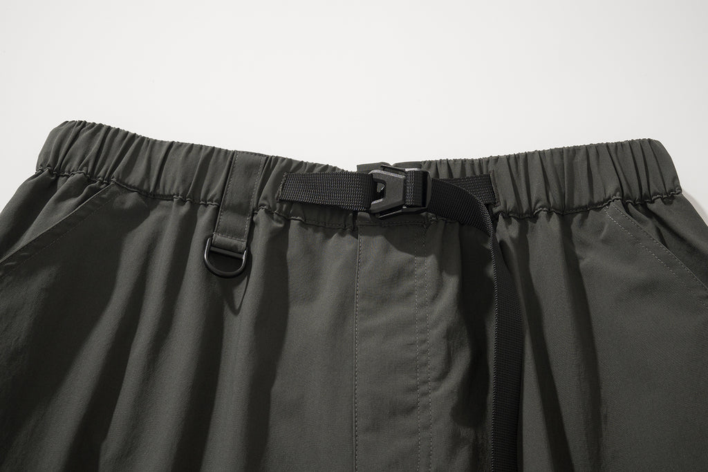 JIRI BASIC CARGO SHORTS / BLACK