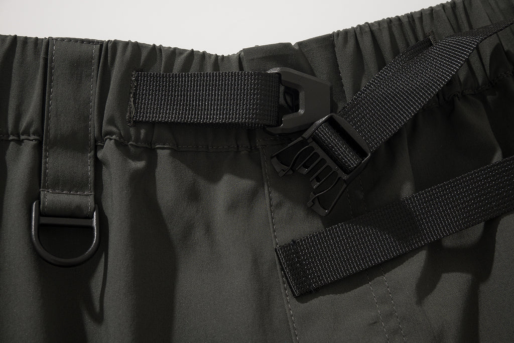 JIRI BASIC CARGO SHORTS / BLACK