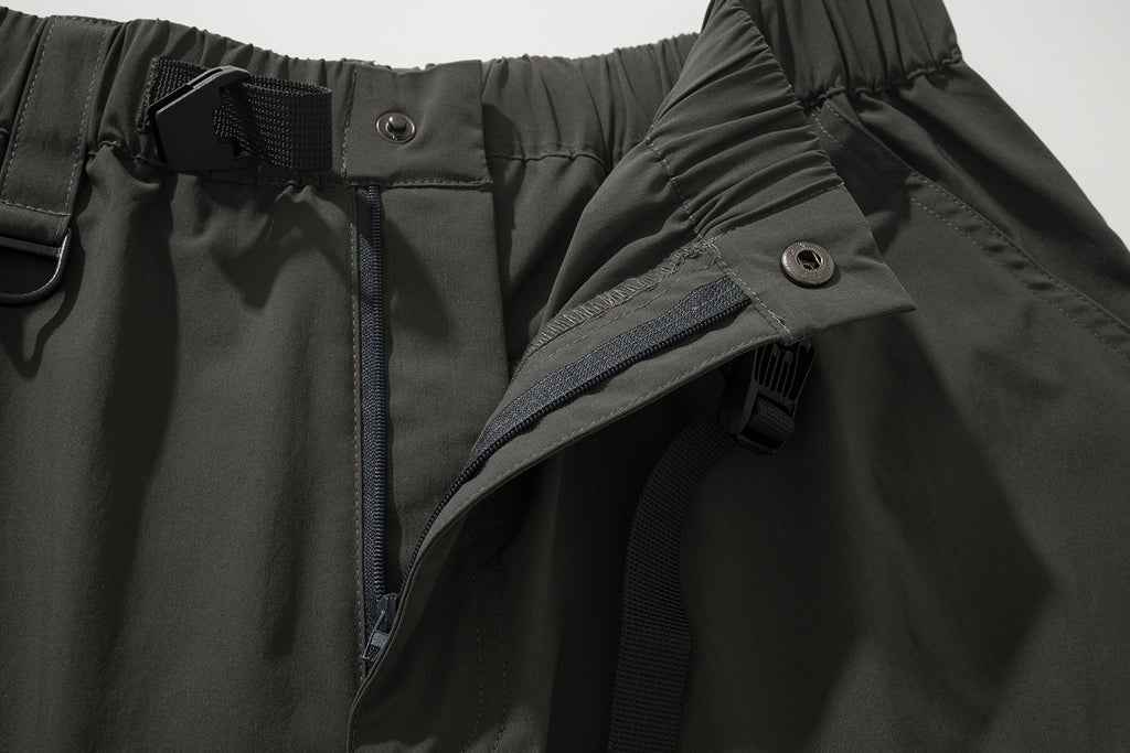 JIRI BASIC CARGO SHORTS / BLACK