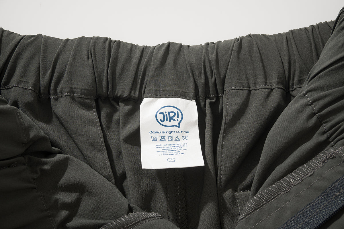 JIRI BASIC CARGO SHORTS / BLACK