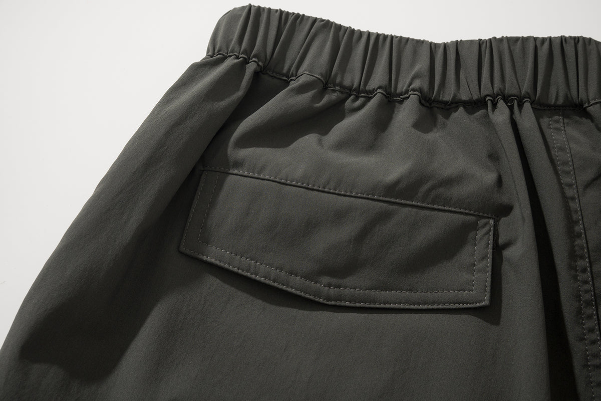JIRI BASIC CARGO SHORTS / BLACK